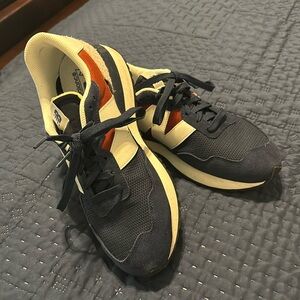 New Balance 237